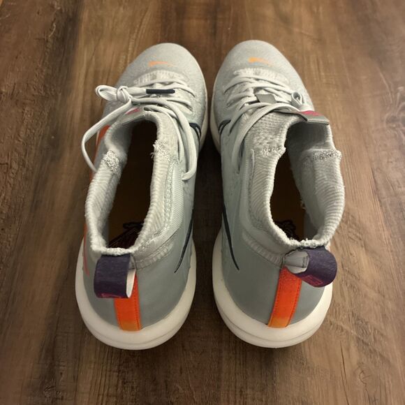 Athletic_Shoes